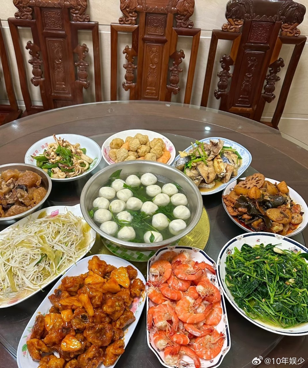 潮州菜是广东第一潮州家常菜，平凡日子里的烟火气，没有精致摆盘，但每一道都充满家的