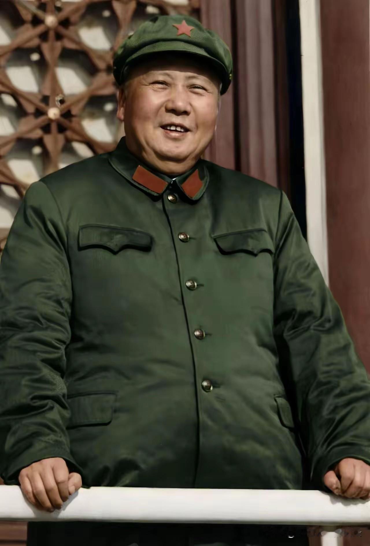 老人家的绒装照片威武！太亲切了！[赞][赞][赞][祈祷][祈祷][祈祷][祈祷