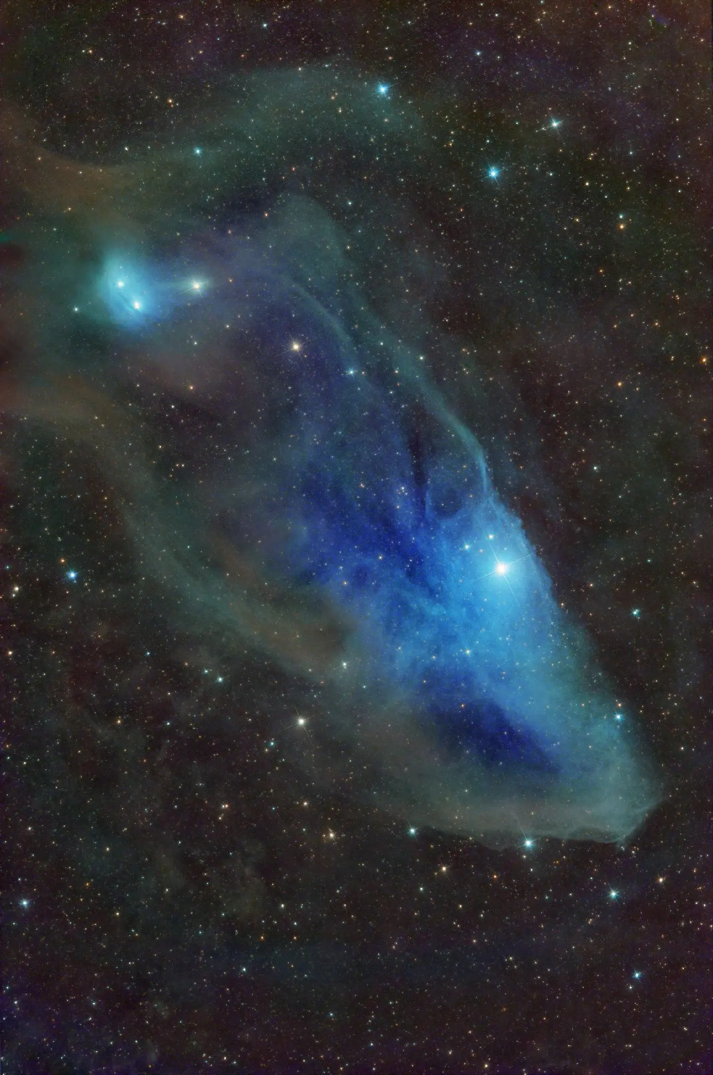 蓝马行空。IC4592 蓝马头星云，幽暗蓝色，高度低，比较暗淡，有一定...