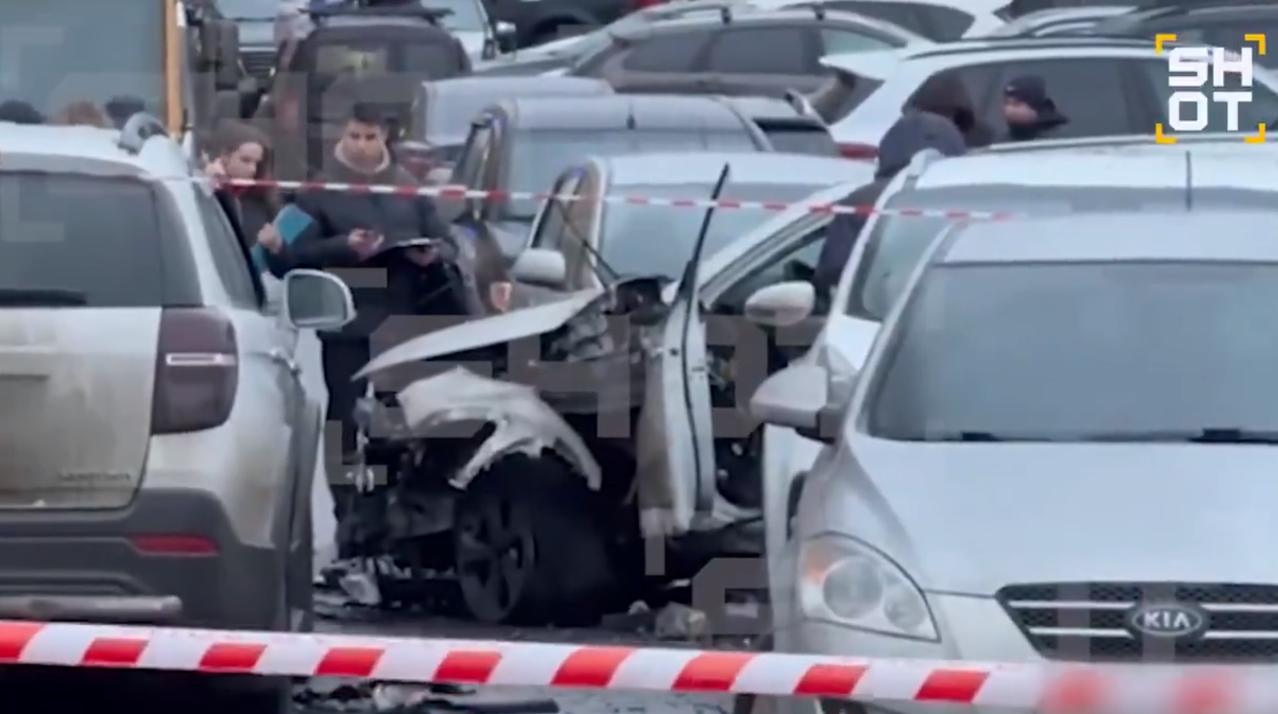 2025年12月22日俄罗斯武装部队作战训练总局局长法尼尔·萨尔瓦罗夫中将被汽车