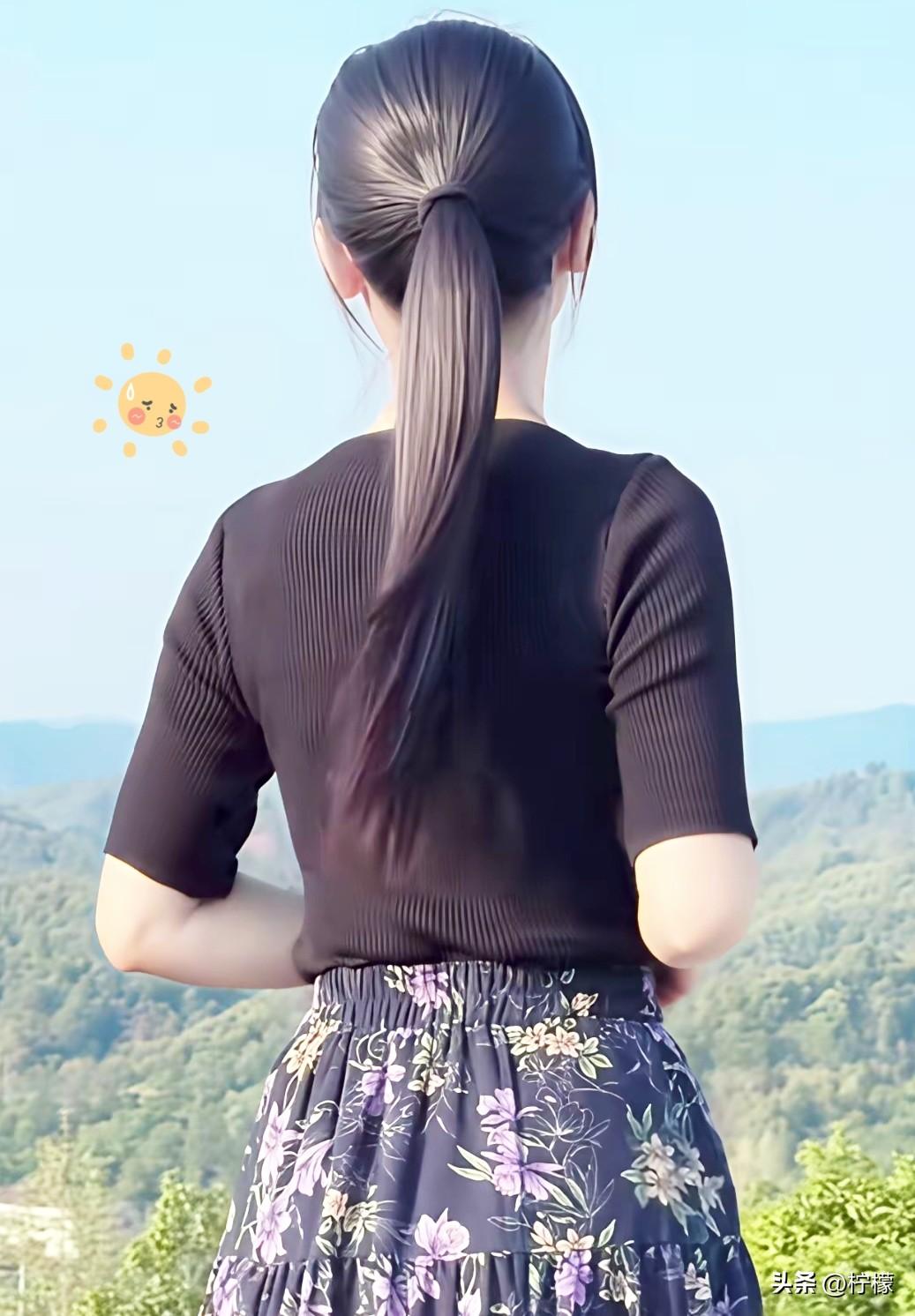 我知道父亲不喜欢大舅，
原先只以为他们不在一个层次，
去年才偶然得知父亲耿耿于怀