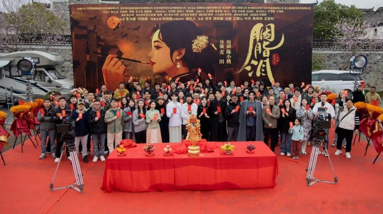 内娱终于有全女掀桌的爽剧了 《胭脂泪》的爆火，不仅证明了短剧的内容潜力，更重构了