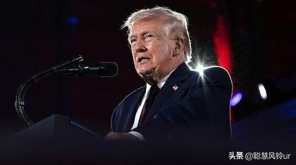 特朗普在真相社交平台上表示，伊朗谈判代表正在恳求美国就和平解决冲突达成协议。因为