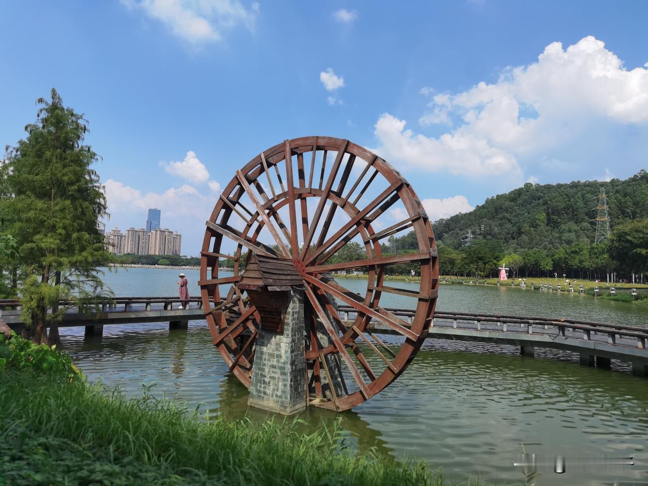 许敏申请会议延期！
杜粉们再度混淆视听。
声称是许敏出庭举证不足，
才不得不在迎