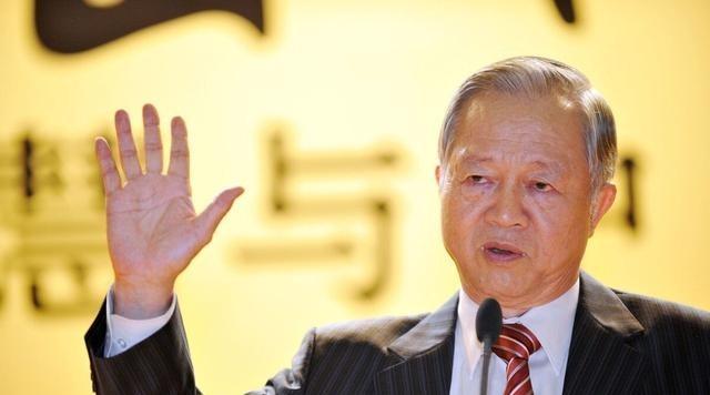 曾仕强先生对台湾未来的预言：“台湾会由一位出人意料的人物，以一种始料不及的方式解