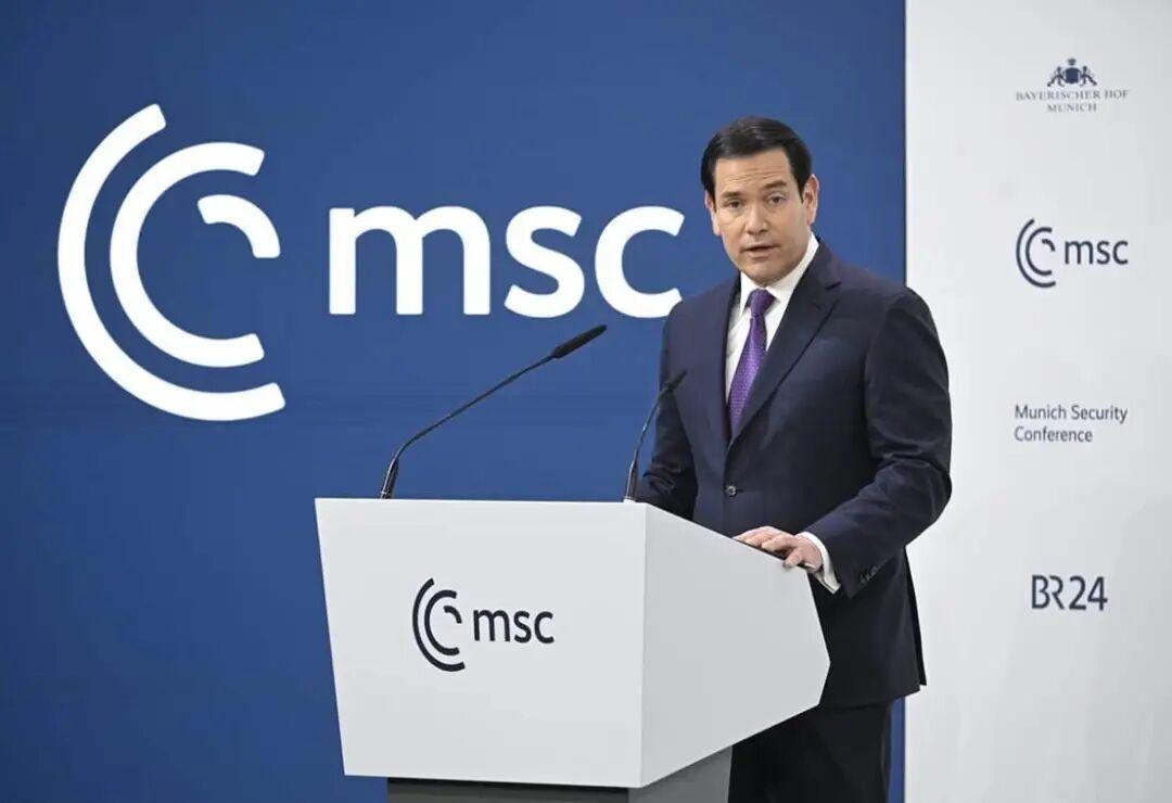 去年2月，万斯在2025年慕尼黑安全会议上发表炸裂的演讲，猛烈抨击欧洲的发展方向