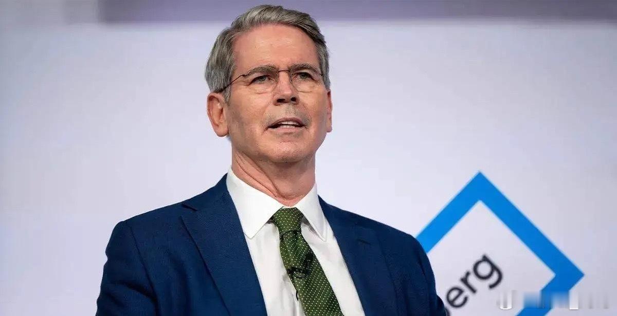 美财长宣布允许伊朗油轮通过霍尔木兹海峡，以便向世界其他地区供应石油，伊朗向印度供