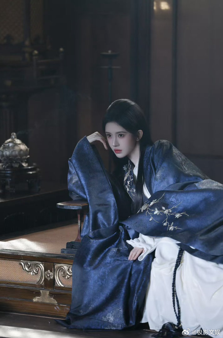 鞠婧祎芜皇在此鞠婧祎幽蓝为名妖姬为骨鞠婧祎幽蓝为名妖姬为骨，好魅惑，迷晕 