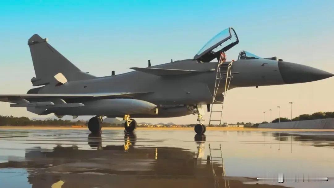 歼10CE首战告捷！巴基斯坦空军零损伤击落多架印军战机
 
2025年5月7日，