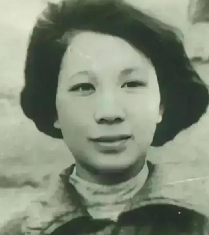 1949年，渣滓洞大屠杀中，盛国玉在枪响前倒地装死，不久，特务进来补枪，谁料，他