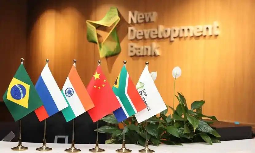 金砖峰会这回终于落地印度，表面说是全球南方的盛会，其实暗流涌动，最大的看点不是场