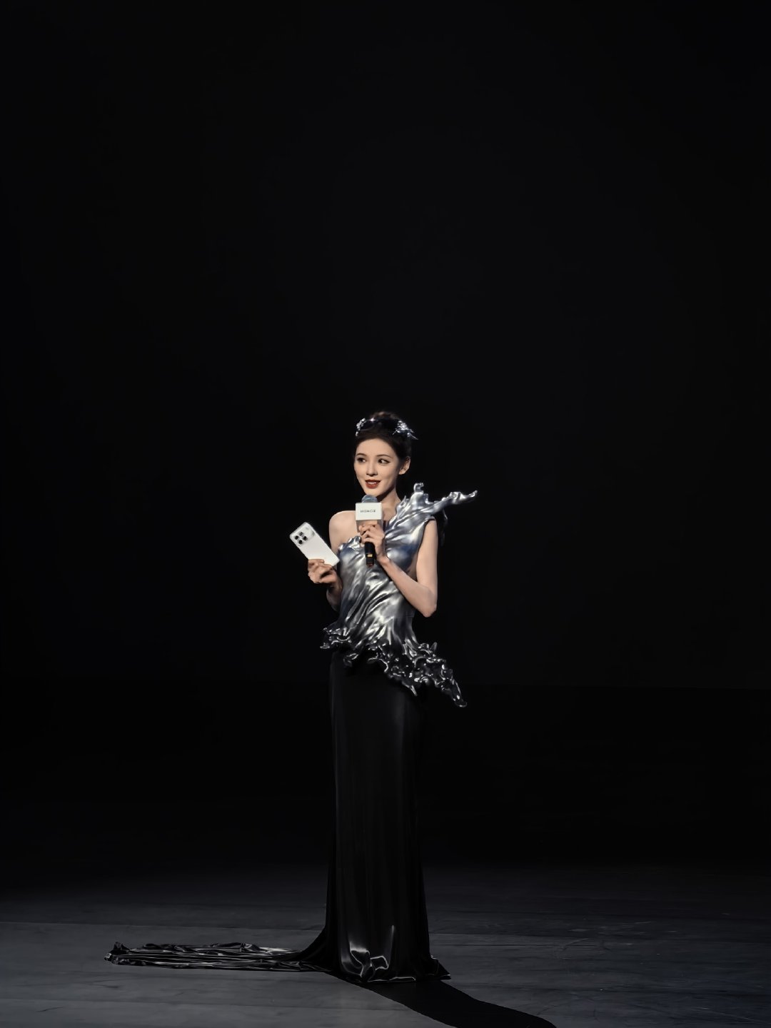 荣耀WIN的特邀枪神 张予曦来了！ 