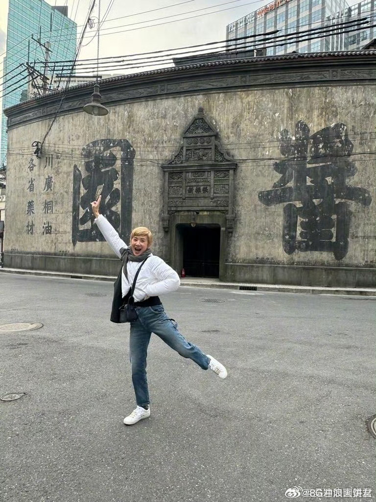 吴君如说我就是一个老太婆花儿与少年别人上综艺是偶像包袱，吴君如上综艺是“老太婆包