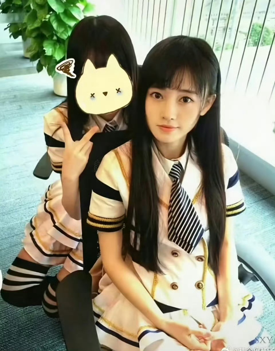 鞠婧祎来战jjy鞠婧祎阿黛你的瞳色是生命苦寻的永生花​​​