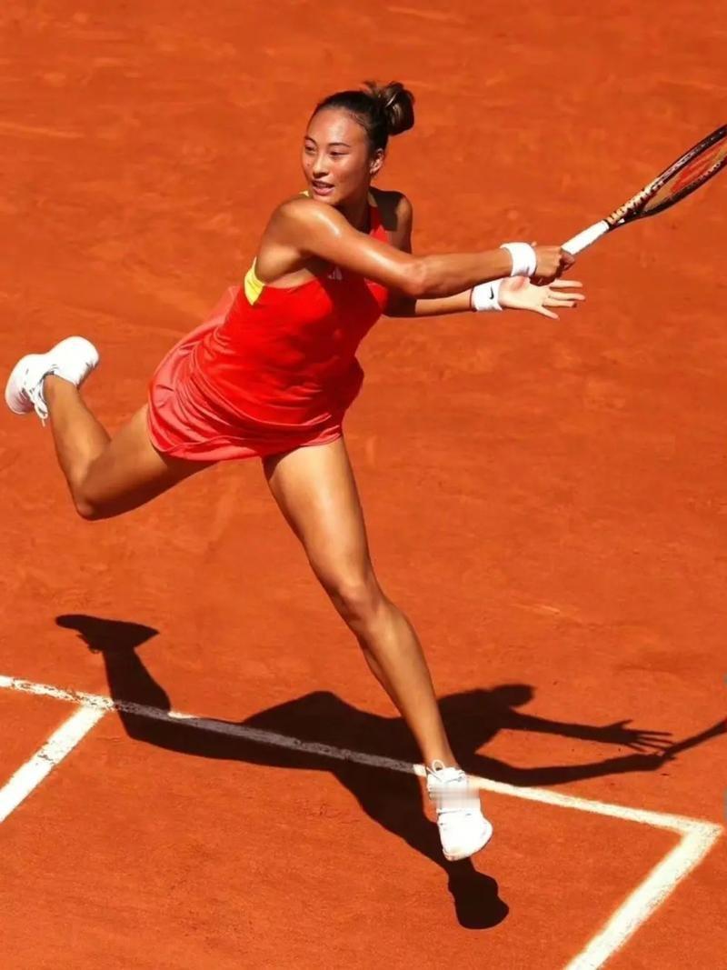 郑钦文法网首战资格赛选手2026年法网女单签表新鲜出炉，咱们中国金花郑钦文首轮对