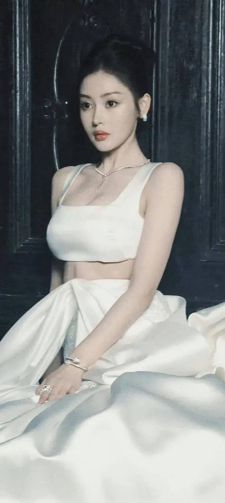 #女明星谁最美# #惊艳女神# #女明星高清美图# #张天爱#
达人推荐 女主角