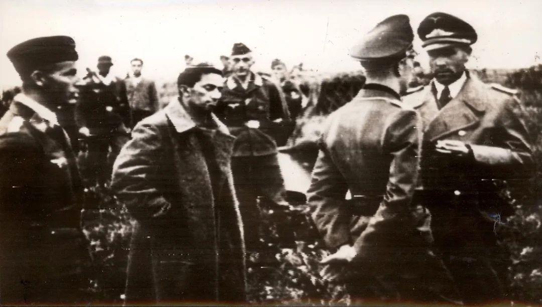 约瑟夫·斯大林的儿子雅各布·斯大林于1941年7月16日被纳粹俘虏。他被囚禁在萨