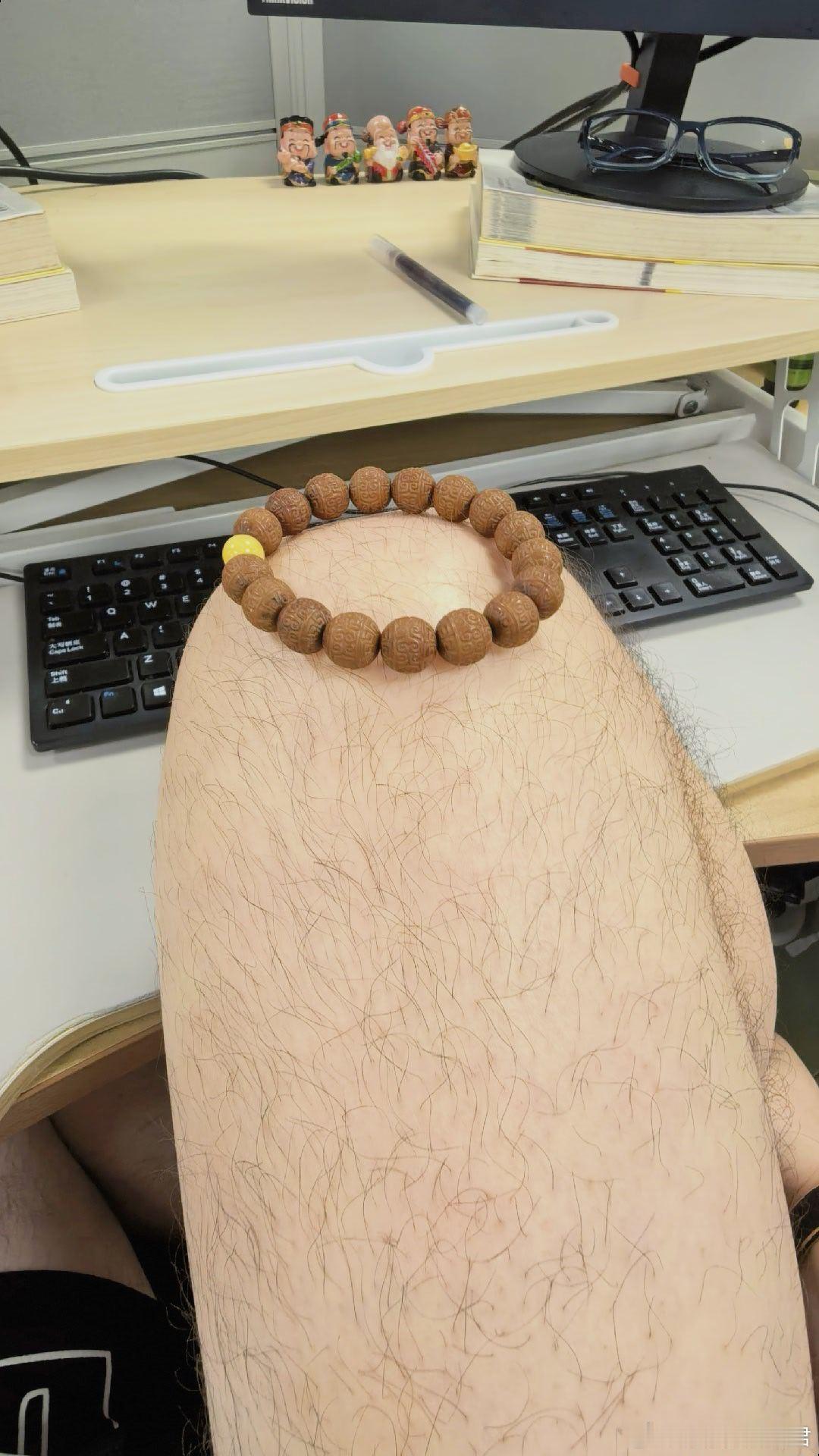 开了一上午的电话会，都要困死了，听不懂听不懂 