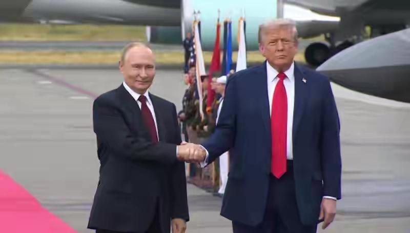 美俄因俄乌战争，关系降至冰点。不过，2025年8月的阿拉斯加会谈，表明俄美关系存