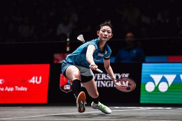 宫崎友花🇯🇵 21-14、21-10 🇮🇳胡达下轮：宫崎友花🇯🇵 v