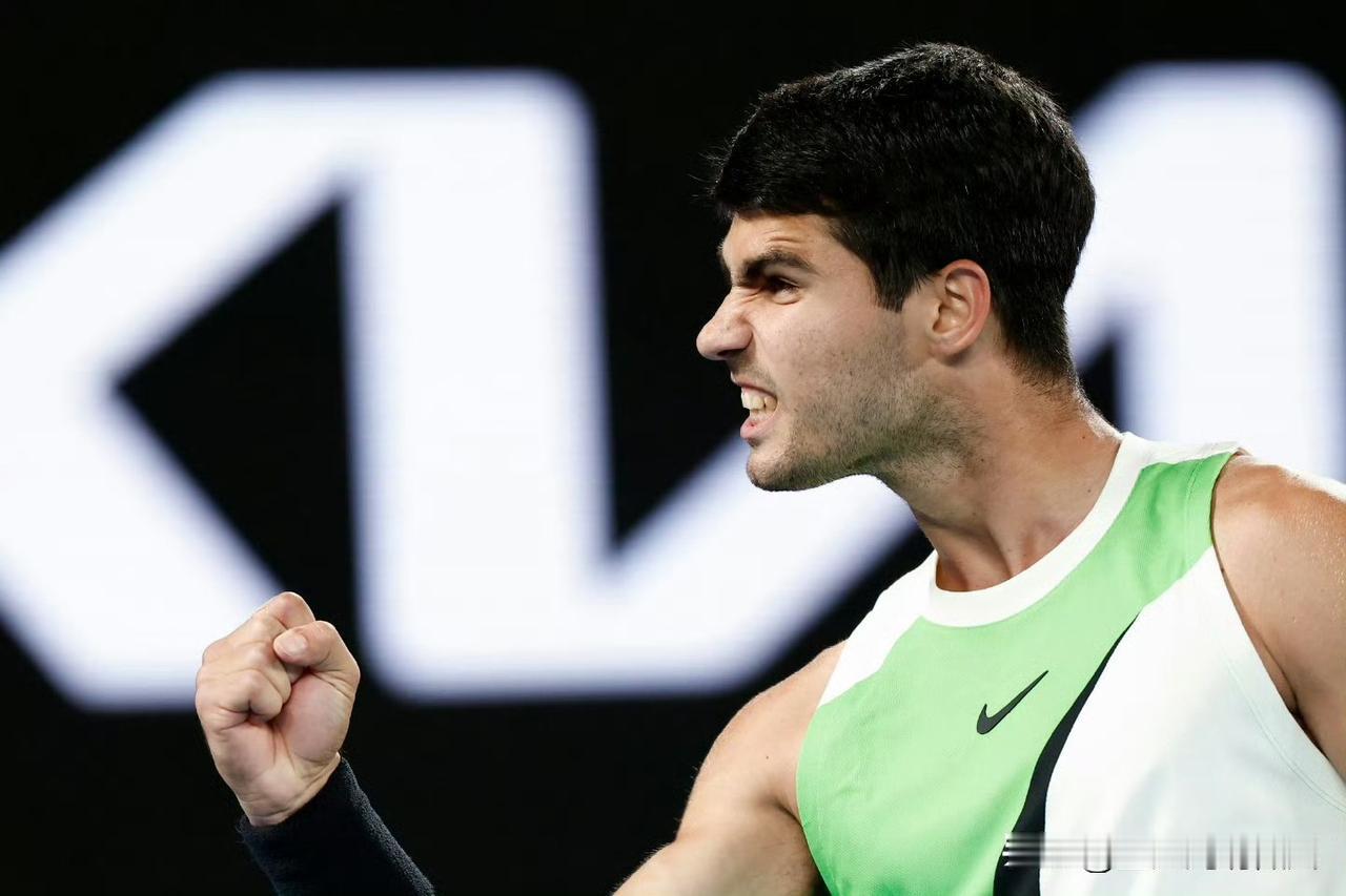 成就全满贯！2026澳网男单决赛，阿尔卡拉斯在先丢一盘后，以2-6、6-2、6-