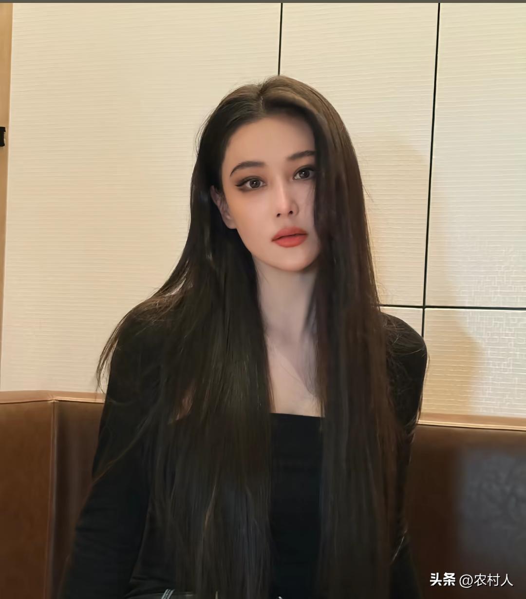 “最美李莫愁”！小时候就喜欢张馨予，特别喜欢文艺女。她不仅漂亮，而且还会画国画。