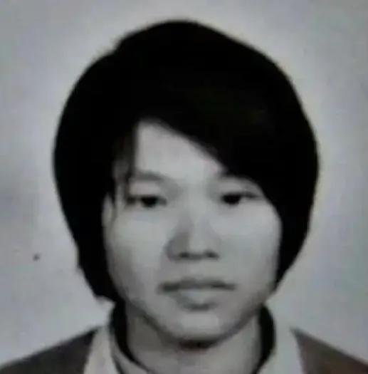 重庆“双性”奇人刘星，拥有两套生殖系统icon，她十八岁先是嫁人生下一子，后竟然