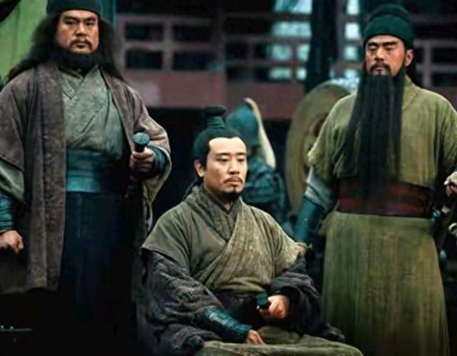 被演义骗千年：刘备从不是哭包，是三国被低估的铁血枭雄