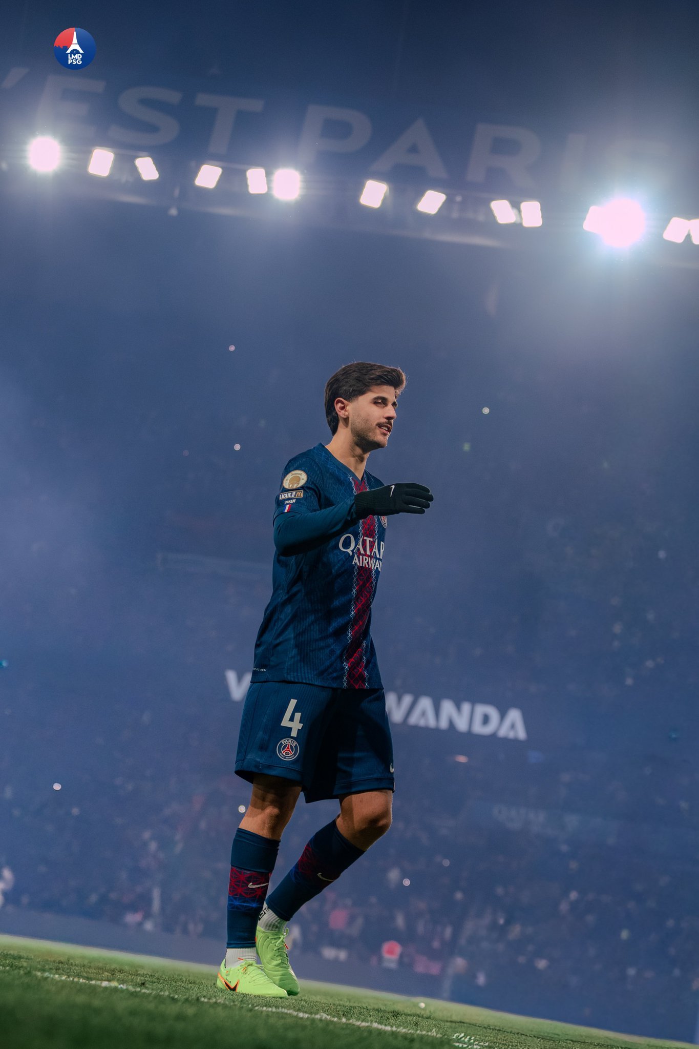 法甲  🚨由于在后防线上缺乏上场时间，卢卡斯·贝拉尔多或许看到了在防守型中场位