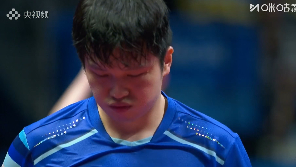 樊振东1-2王楚钦不要着急 不要瞄那个球了越瞄心越急 相信自己的手感 