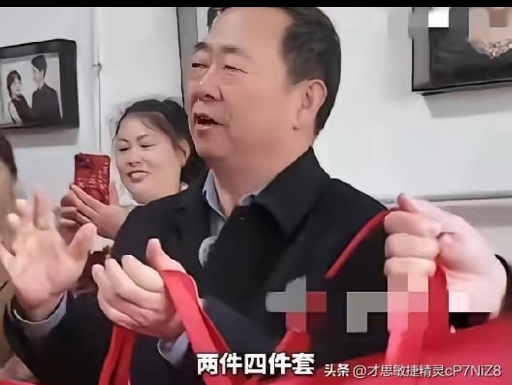 近日，山东梁山县的一场婚礼震惊全网，因为婚礼当天，政府工作人员亲自上门送祝福，并