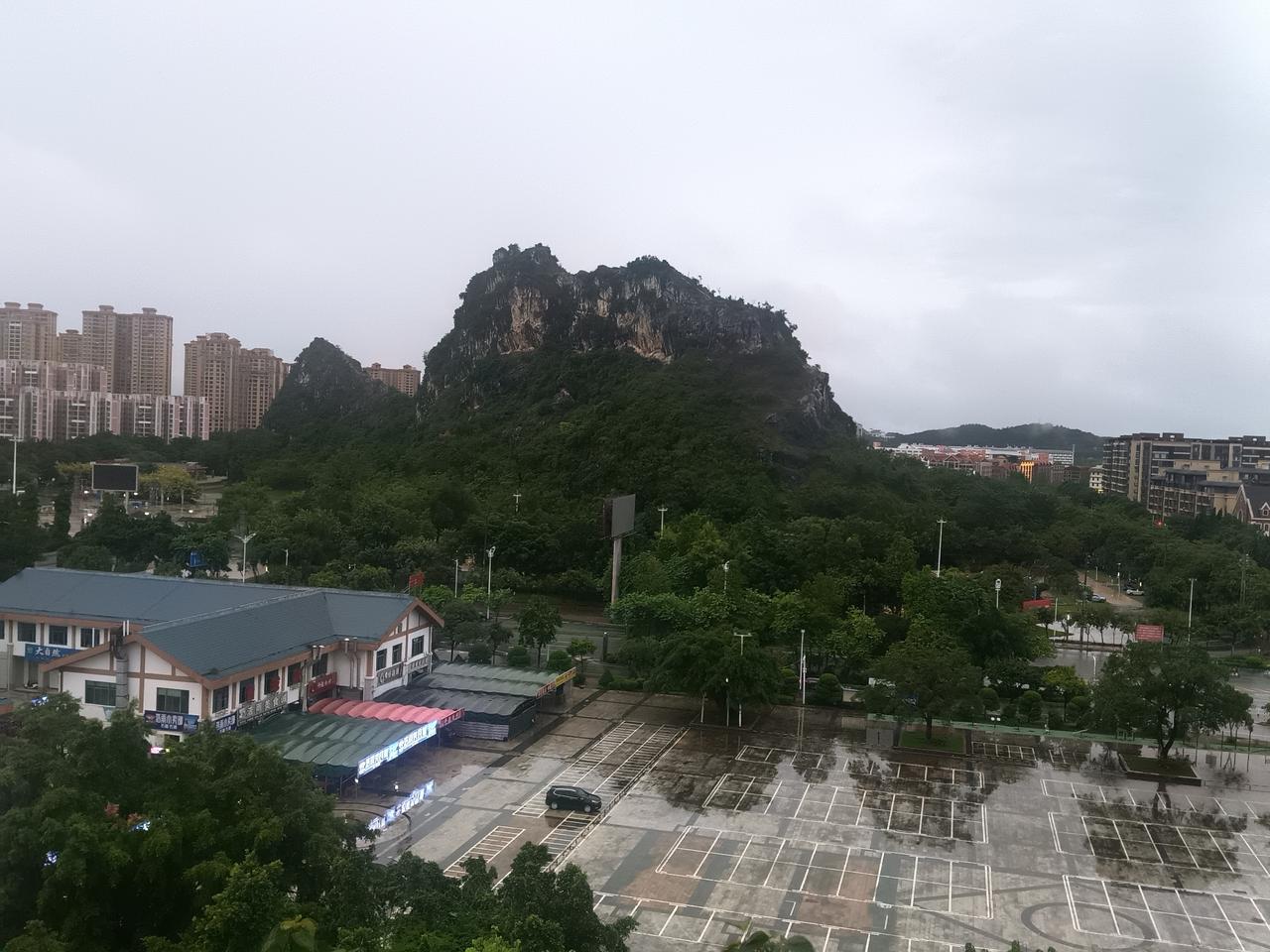各位已婚的男人，大家认为你老婆是个什么样的人？是勤劳朴实、勤俭持家，还是一些尖酸