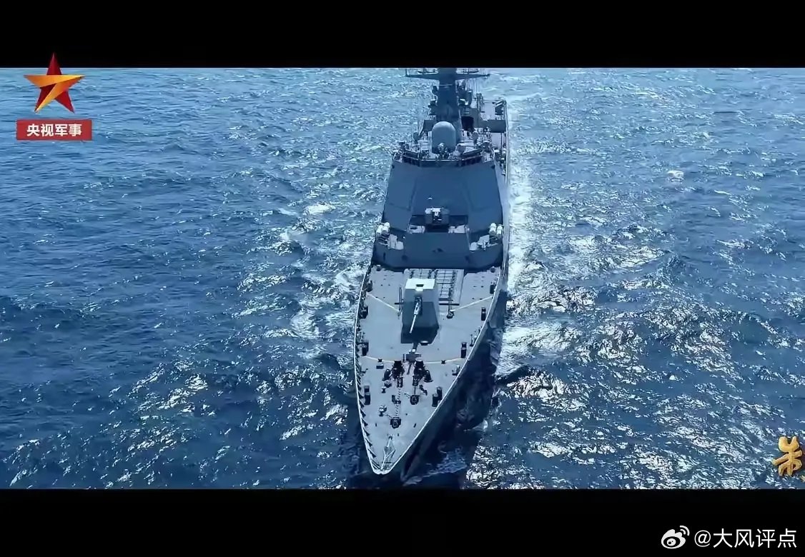 菲律宾、越南，还有某些不请自来的域外大国，从今往后都要睡不安榻了。不是因为咱们又