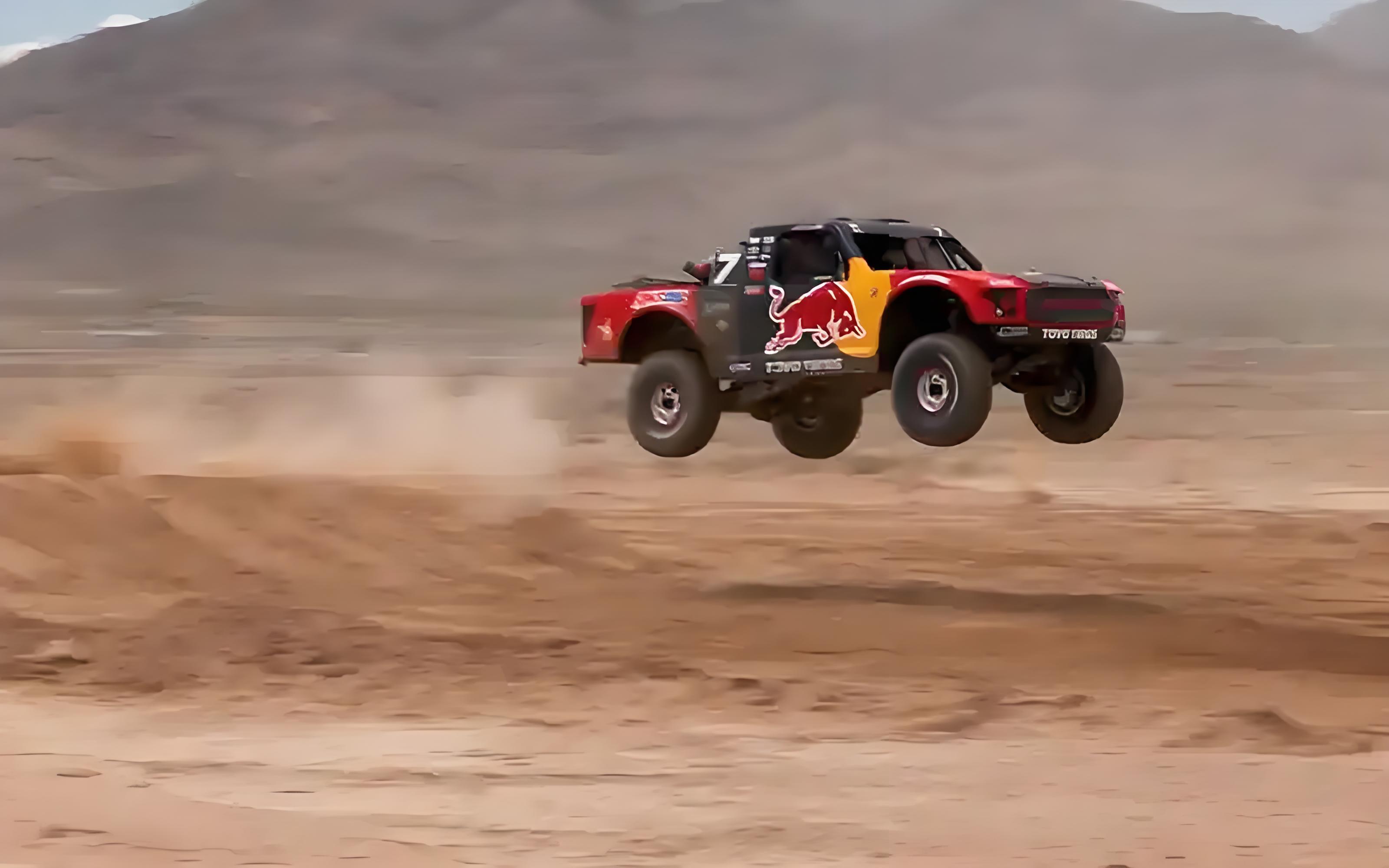 为什么不建议你越野飞坡汽场全开 在镜头下，飞坡确实非常非常帅，但越野的本质是对大