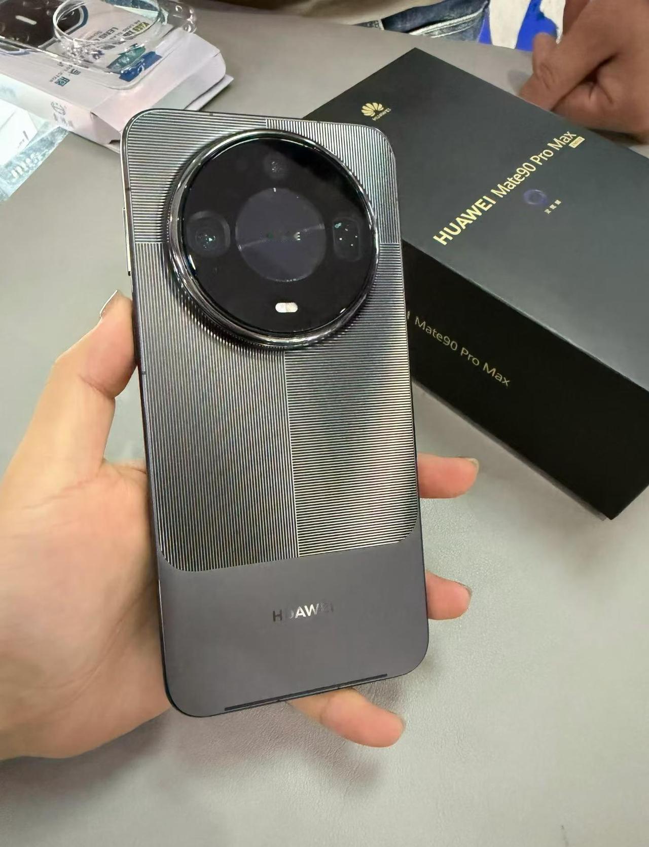 华为Mate 90 ProMax 送礼机旗舰配置白菜价
📱 机型亮点
• ​6