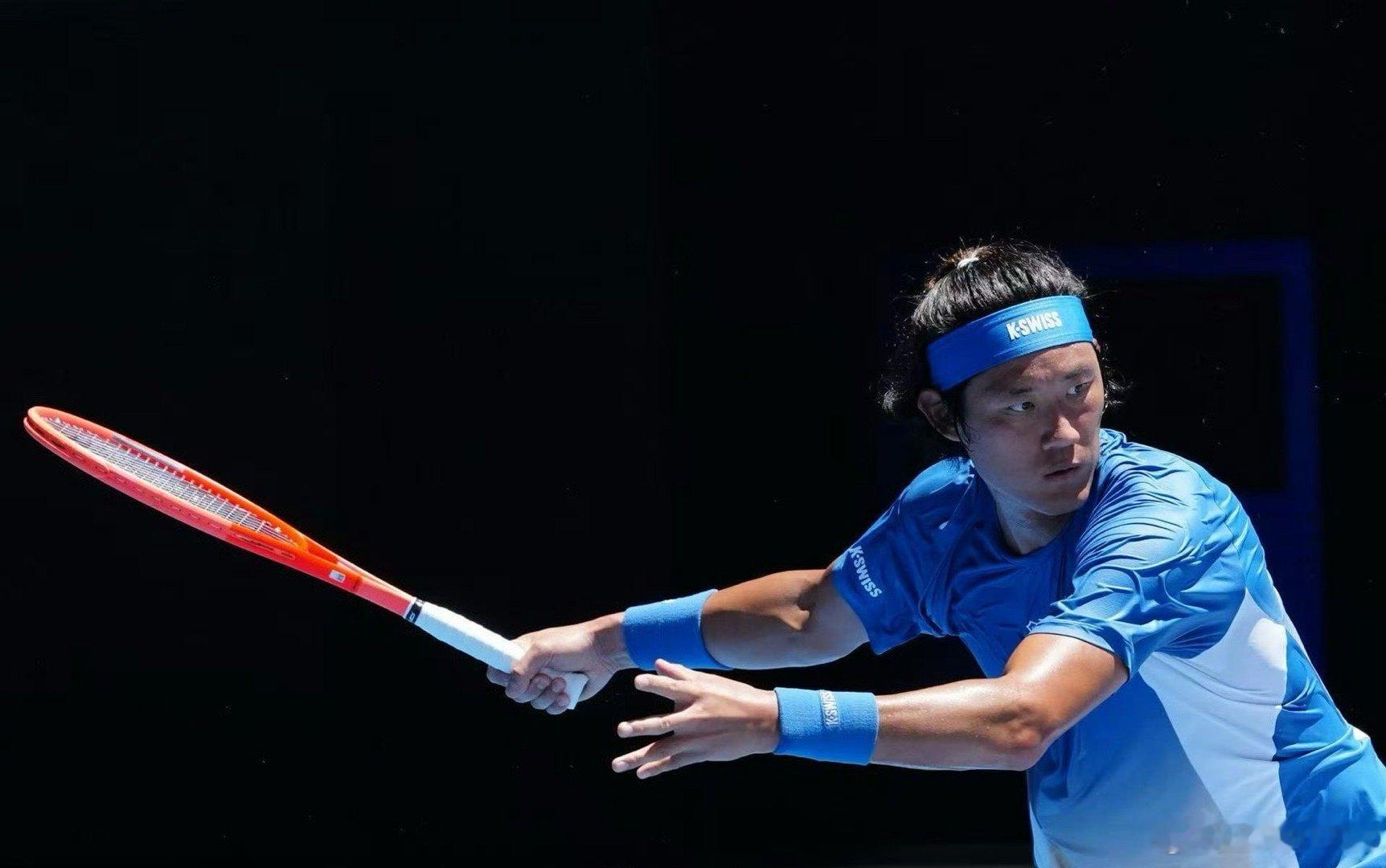 张之臻止步澳网男单首轮 张之臻以3-6/6-7(0)/3-6不敌18号种子塞伦多