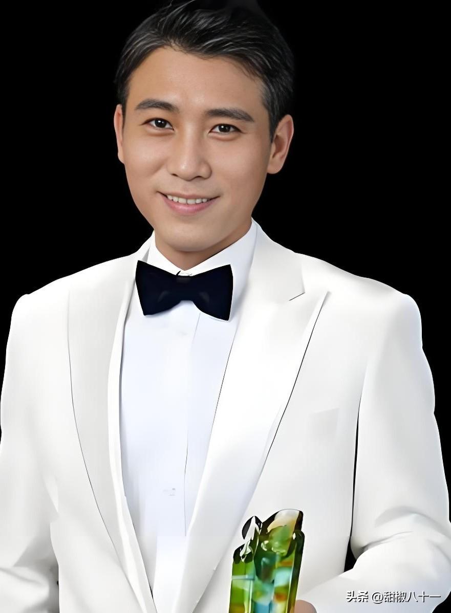 大家有没有觉得，

就演李仟圣这演员李乃文，

甭管他演啥戏和谁演就只要他这张脸