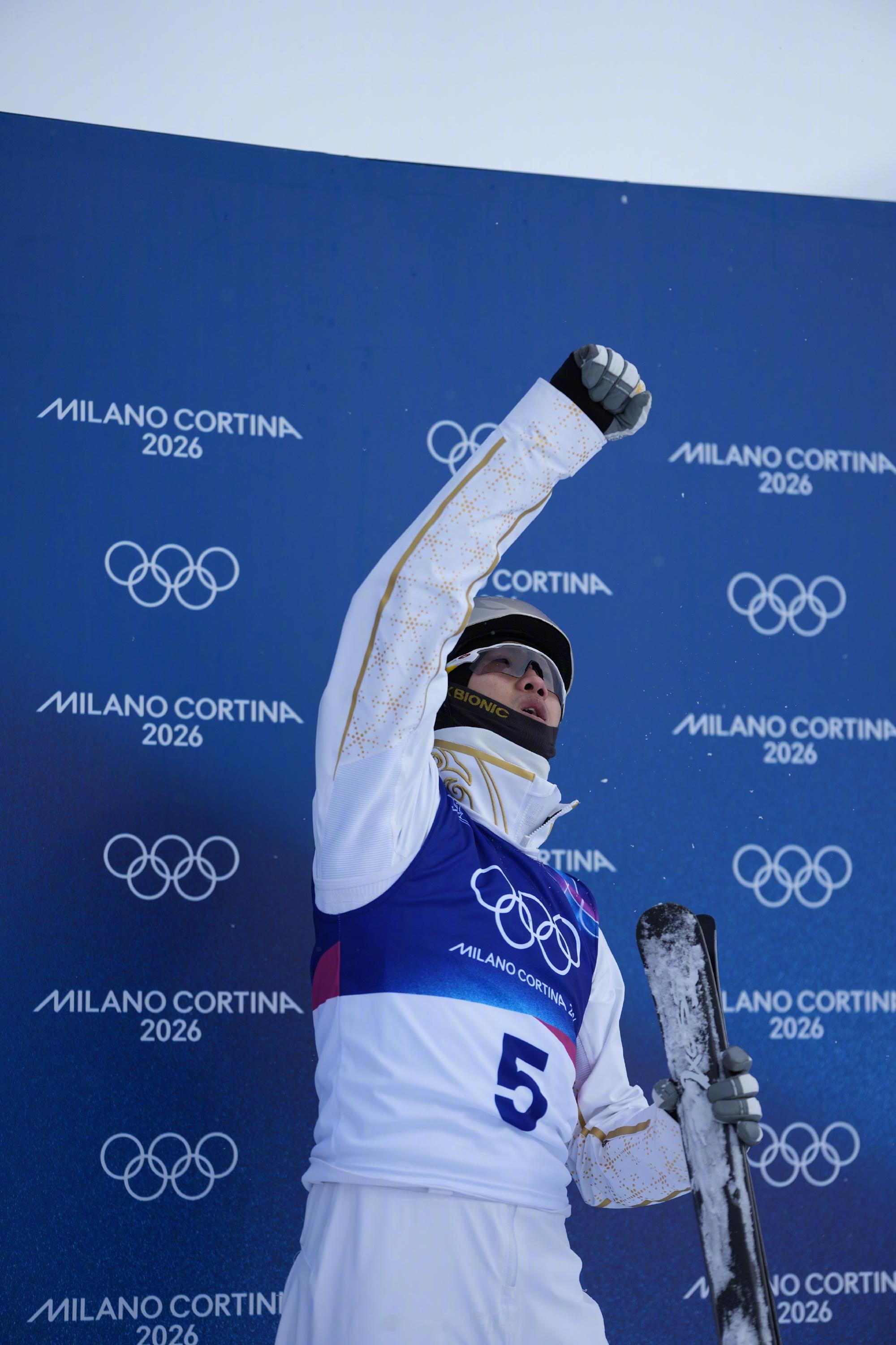 中国队拿下第4金王心迪金牌王心迪徐梦桃双金空中技巧夫妻双双把金拿这太厉害了，双双