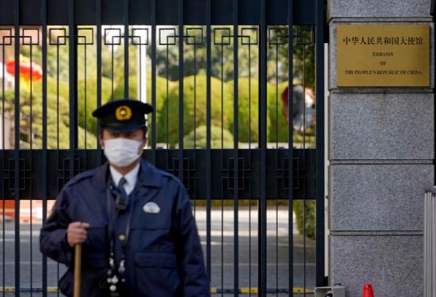 震怒与警惕！一日本自卫队现役官员翻墙闯入我大使馆威胁杀人惹众怒，有人又联想到“9