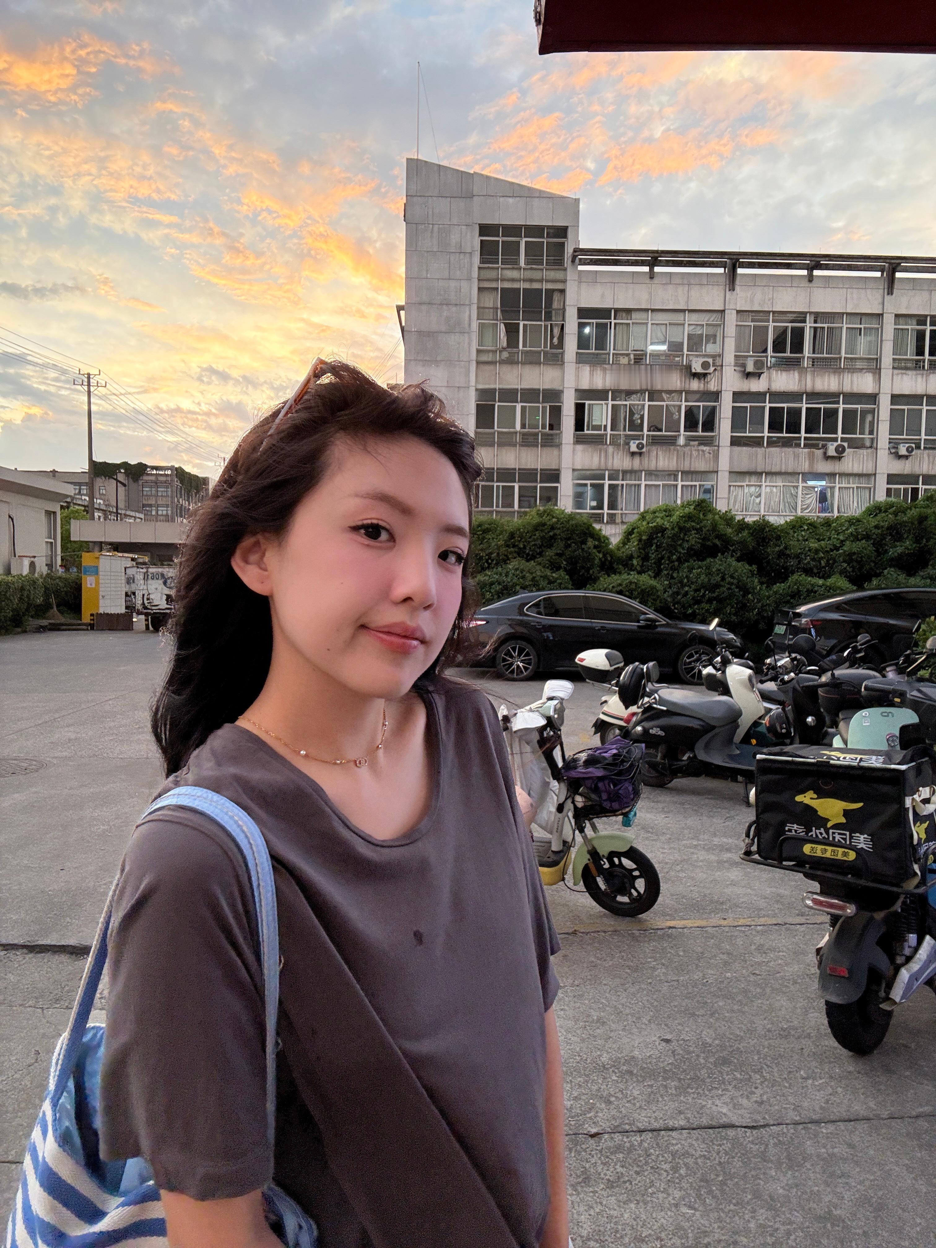 台风天风很大很爽 ​​​