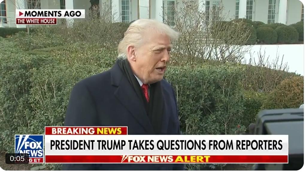 福克斯记者：“阿拉伯和以色列官员是否说服你不要打击伊朗？”

特朗普总统：“没人