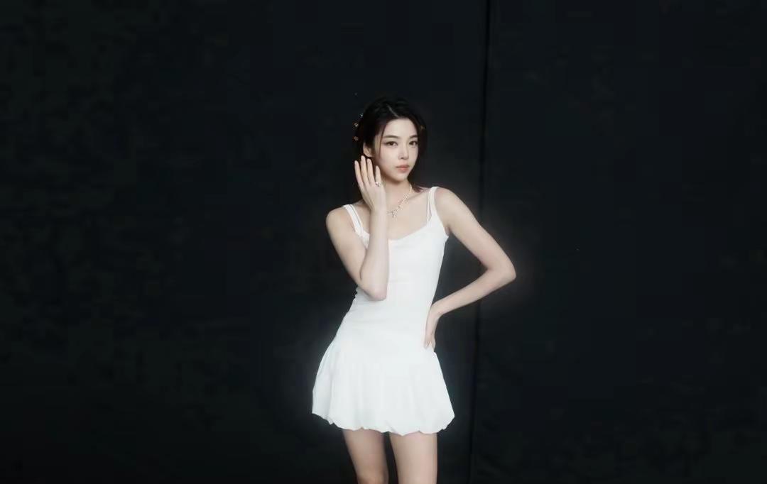 宝宝太瘦了，太美，太仙了刘婷秀 red组合 red女团 刘婷秀身材 @R.E.D