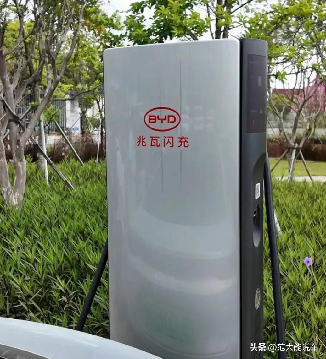 很多人听到比亚迪“兆瓦闪充”的第一反应，是纠结于1000kW这个数字本身，担心电