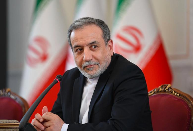 特朗普踢到了铁板，这场大戏谁在裸泳？
【新华网】据伊朗媒体4月22日报道，伊朗伊