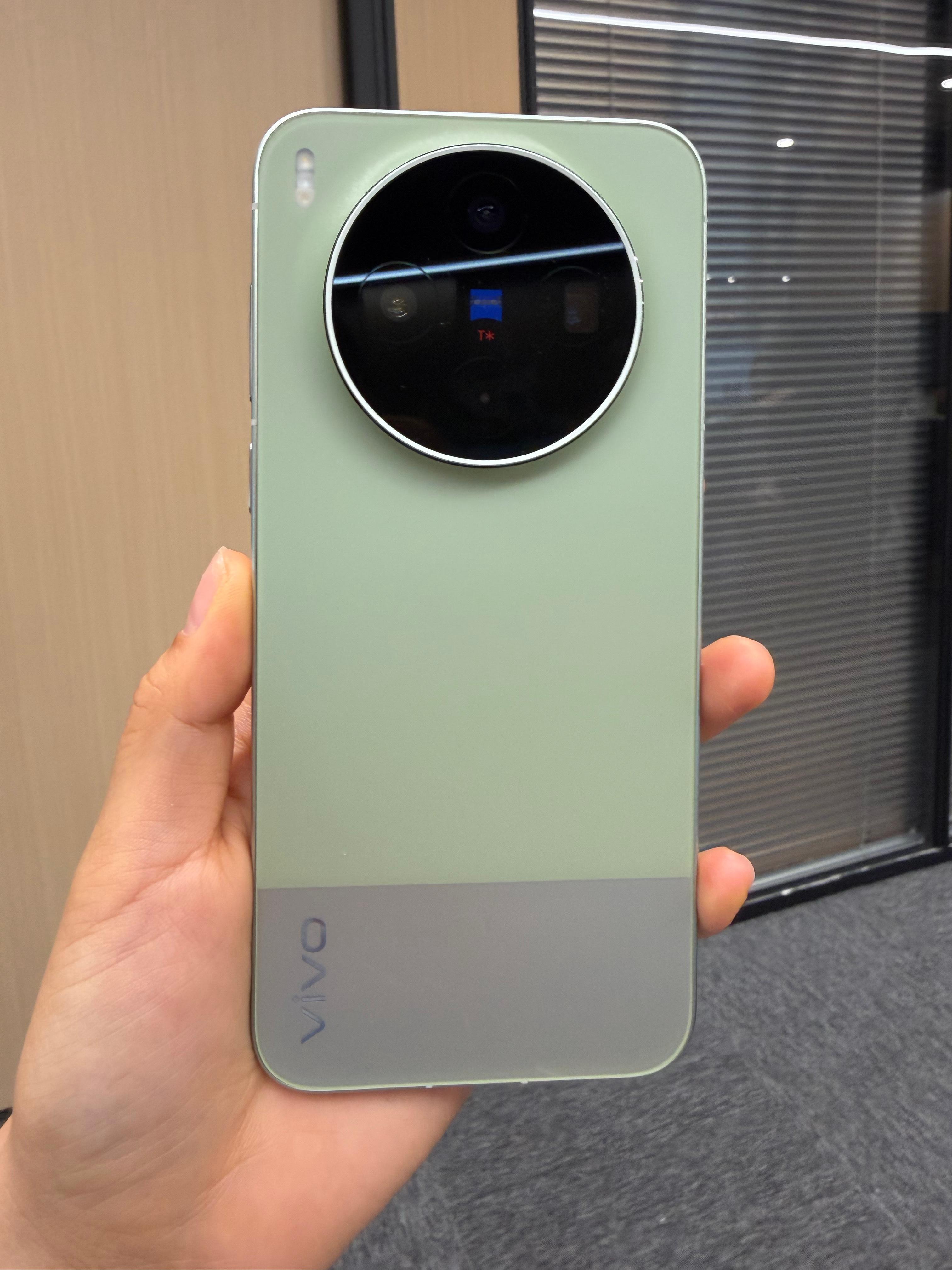 出去拍点宵夜大片 