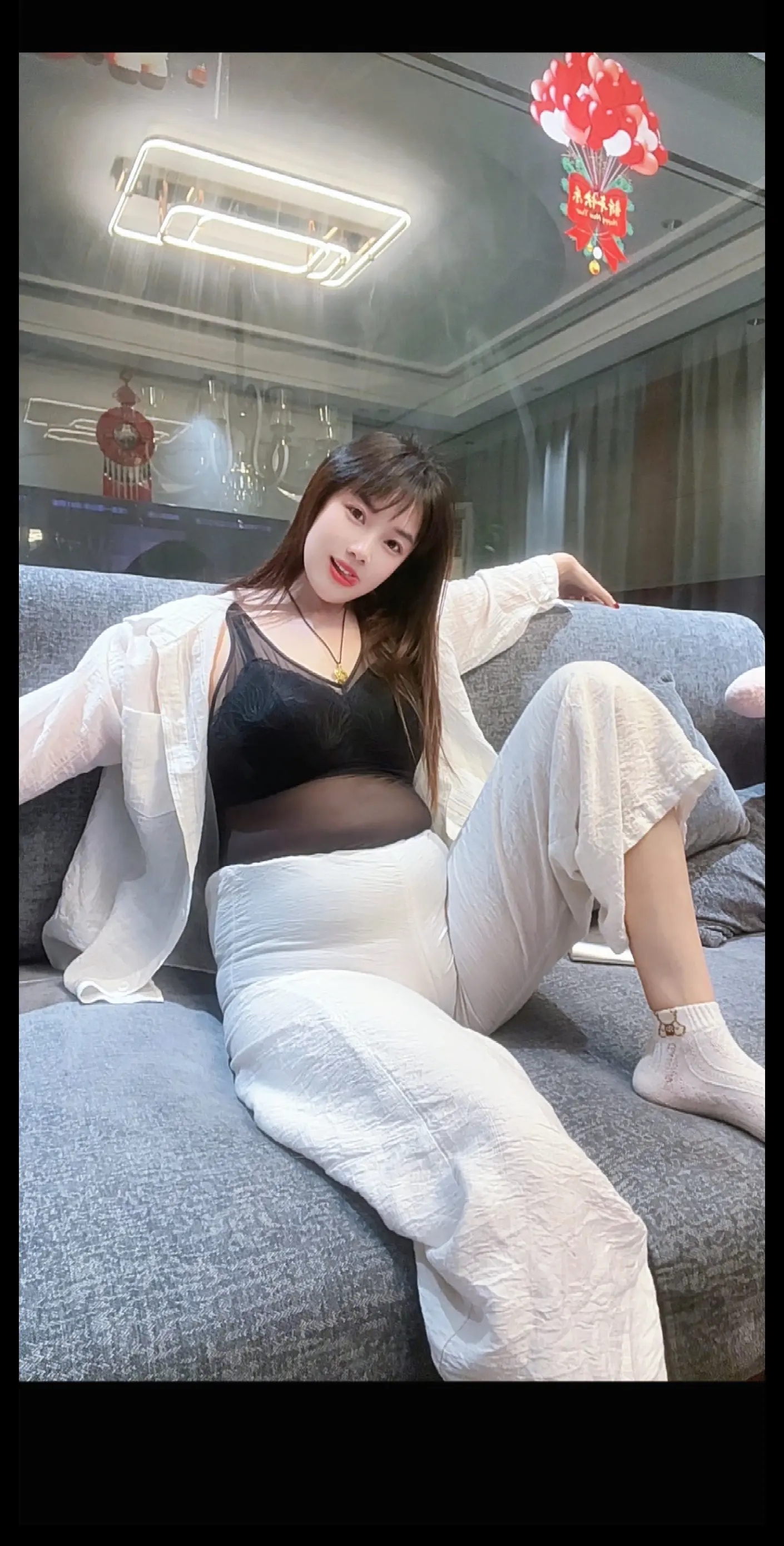 听完这首歌，突然有那么一瞬间，说不出来的失落和难过，一瞬间觉得什么都没...