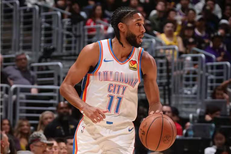 这场对阵雷霆的比赛，乔在18分14秒的出场时间内投篮9中6，三分线外9中6，拿下