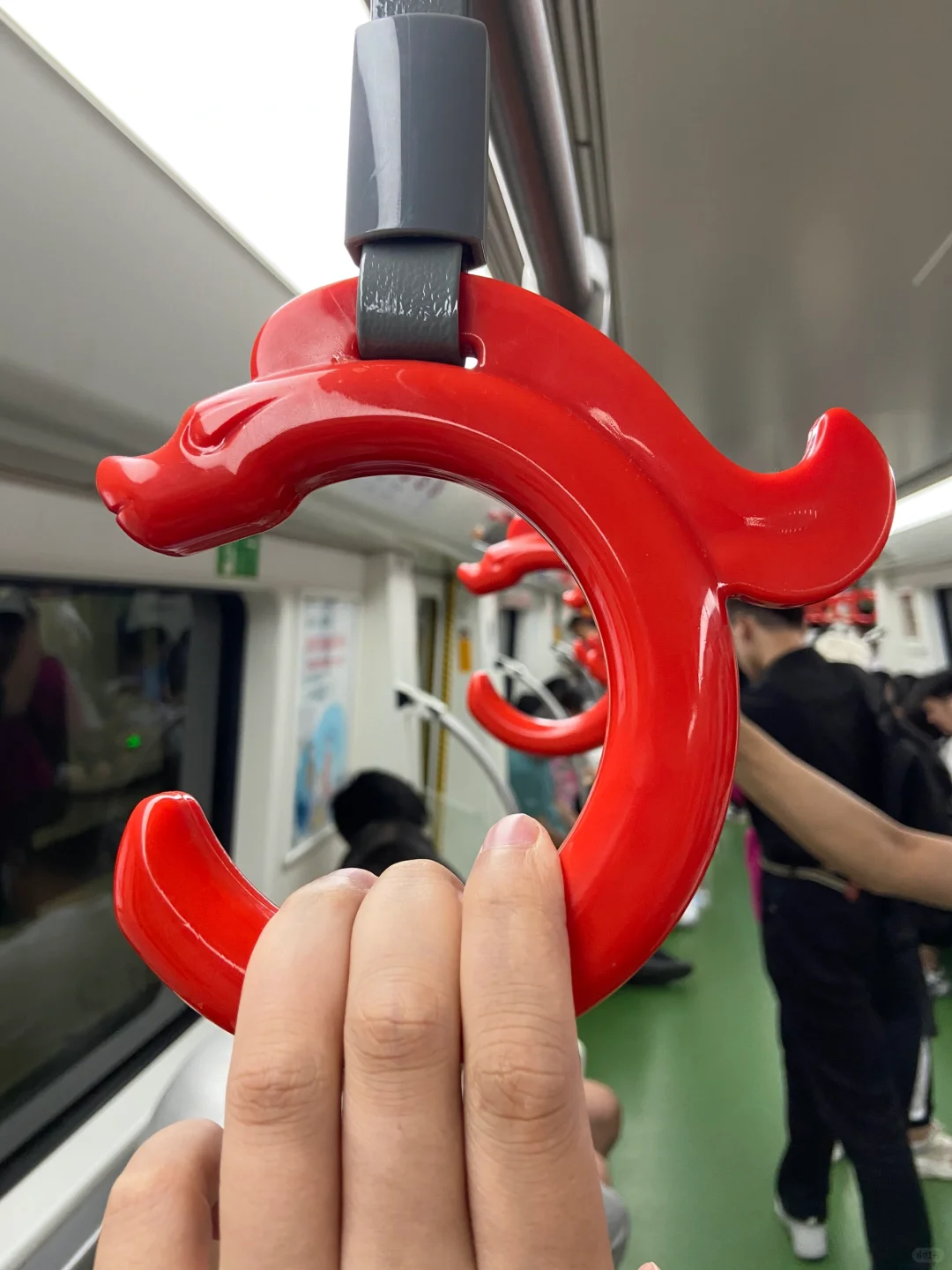 特意坐了一站地铁，就为打卡这件“文物”