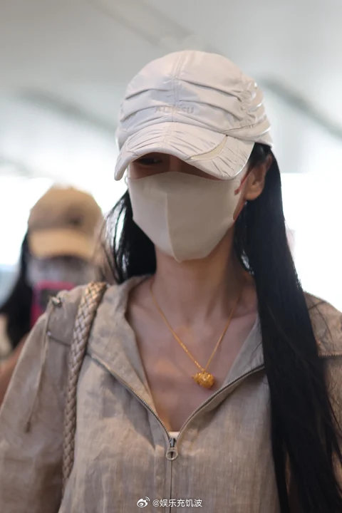 Angelababy上海出发Angelababy上海出发！好久没看到姐姐机场图了