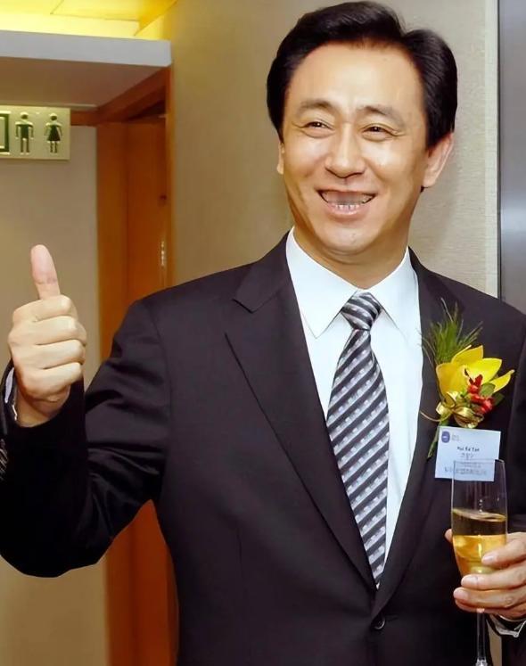 海外转移资产已经不好使了！许家印前妻海外15亿存款，已被法院全球禁制令锁牢。
 